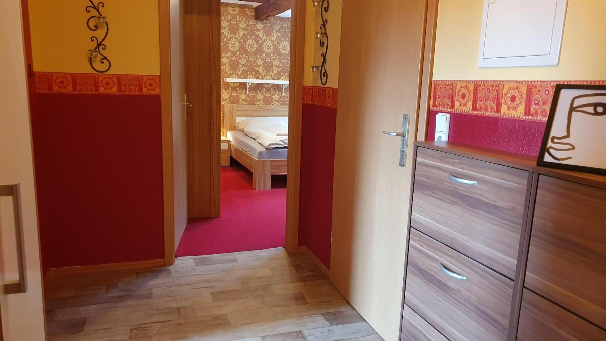 Ferienwohnung Im Gutshof Direkt Gegenueber Dem Schloss, Rhododendronpark Mit Terrasse Und Wlan Kromlau Exterior foto