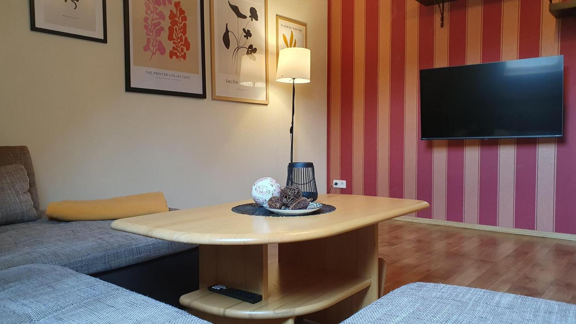 Ferienwohnung Im Gutshof Direkt Gegenueber Dem Schloss, Rhododendronpark Mit Terrasse Und Wlan Kromlau Exterior foto