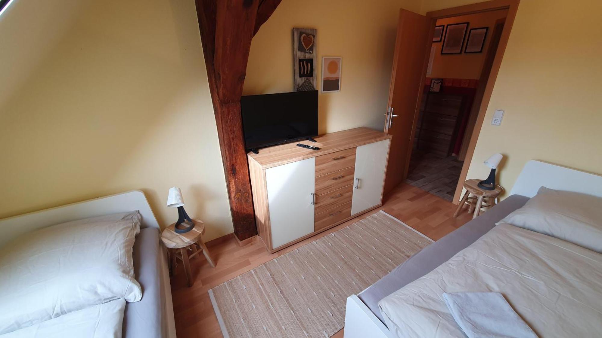 Ferienwohnung Im Gutshof Direkt Gegenueber Dem Schloss, Rhododendronpark Mit Terrasse Und Wlan Kromlau Exterior foto