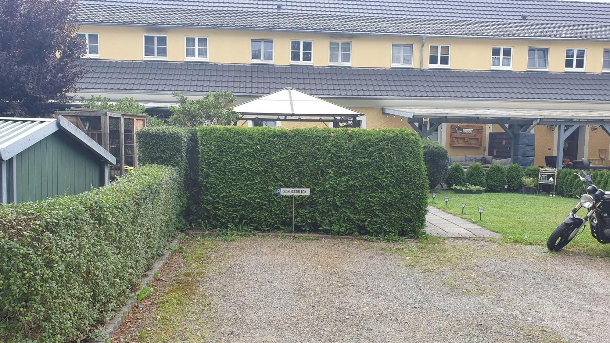 Ferienwohnung Im Gutshof Direkt Gegenueber Dem Schloss, Rhododendronpark Mit Terrasse Und Wlan Kromlau Exterior foto