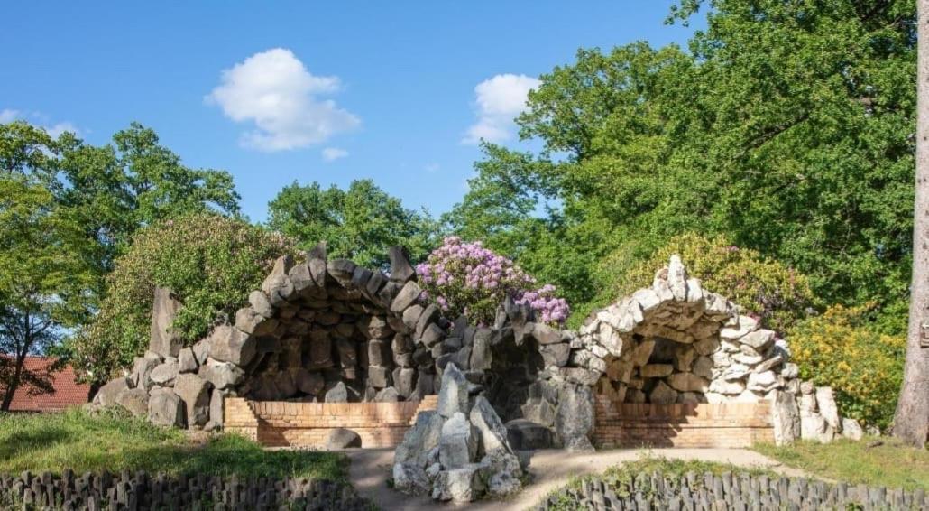 Ferienwohnung Im Gutshof Direkt Gegenueber Dem Schloss, Rhododendronpark Mit Terrasse Und Wlan Kromlau Exterior foto