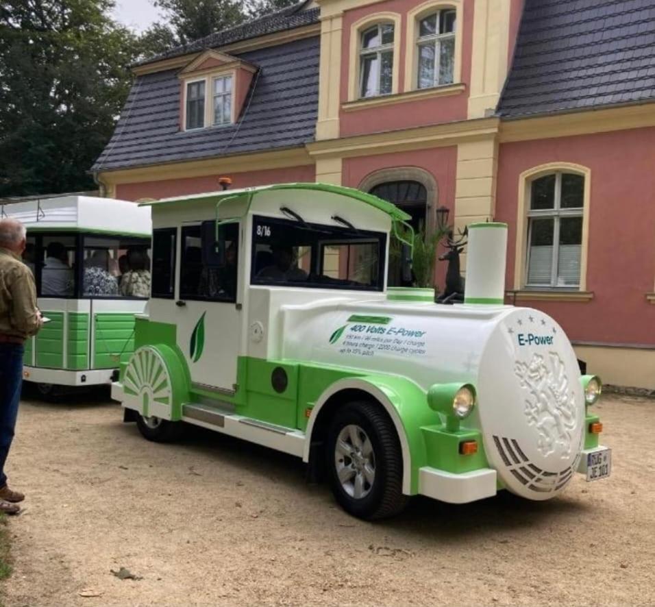Ferienwohnung Im Gutshof Direkt Gegenueber Dem Schloss, Rhododendronpark Mit Terrasse Und Wlan Kromlau Exterior foto