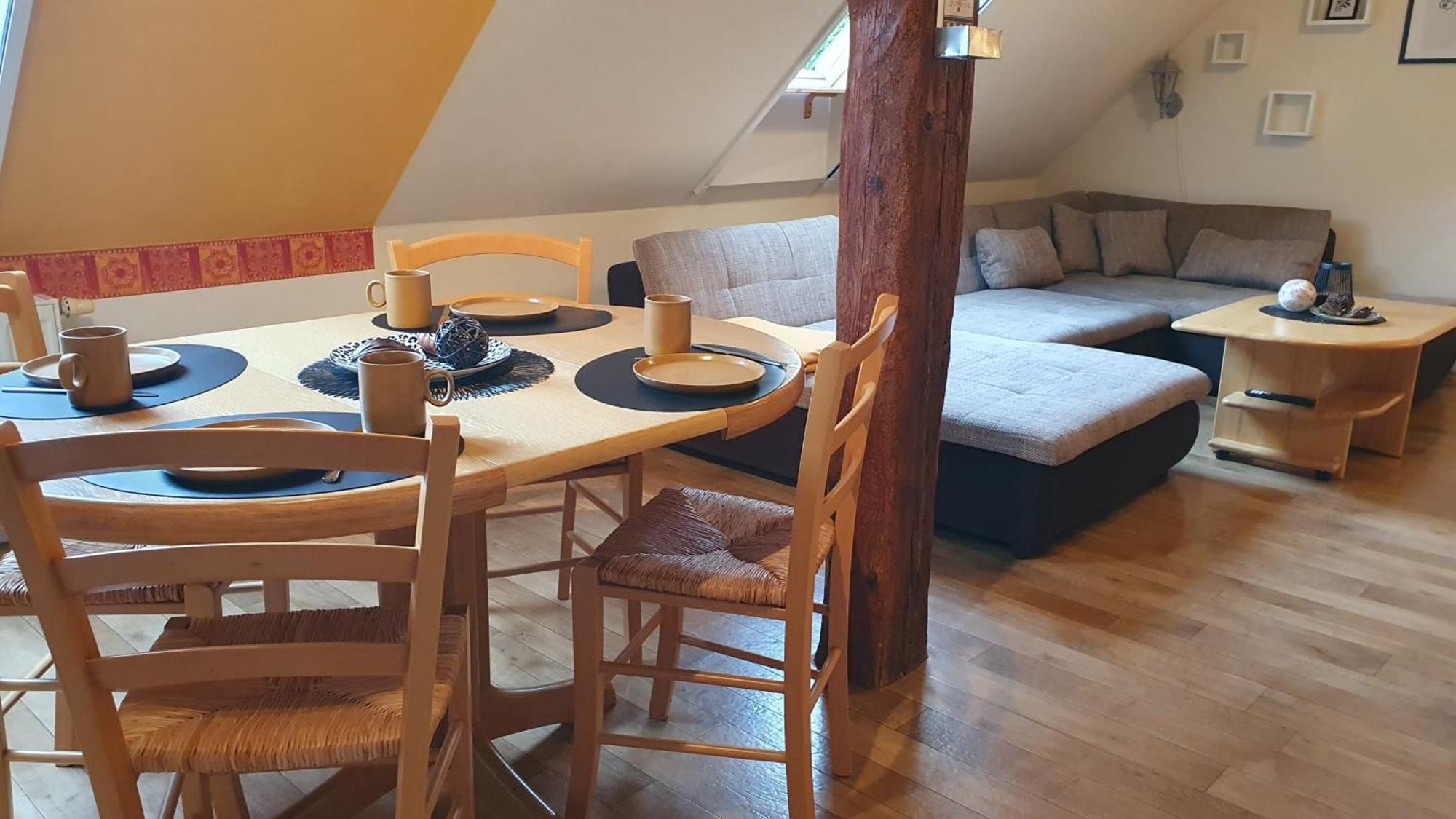Ferienwohnung Im Gutshof Direkt Gegenueber Dem Schloss, Rhododendronpark Mit Terrasse Und Wlan Kromlau Exterior foto